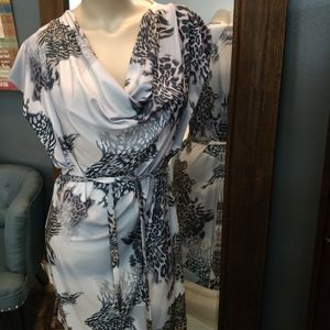 Super flattering gray dress with leopard print.